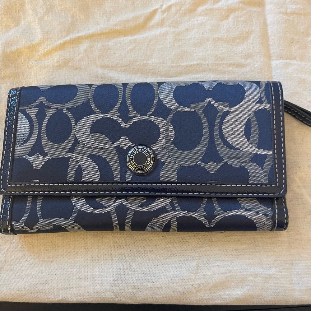 Large tri-fold Coach wallet